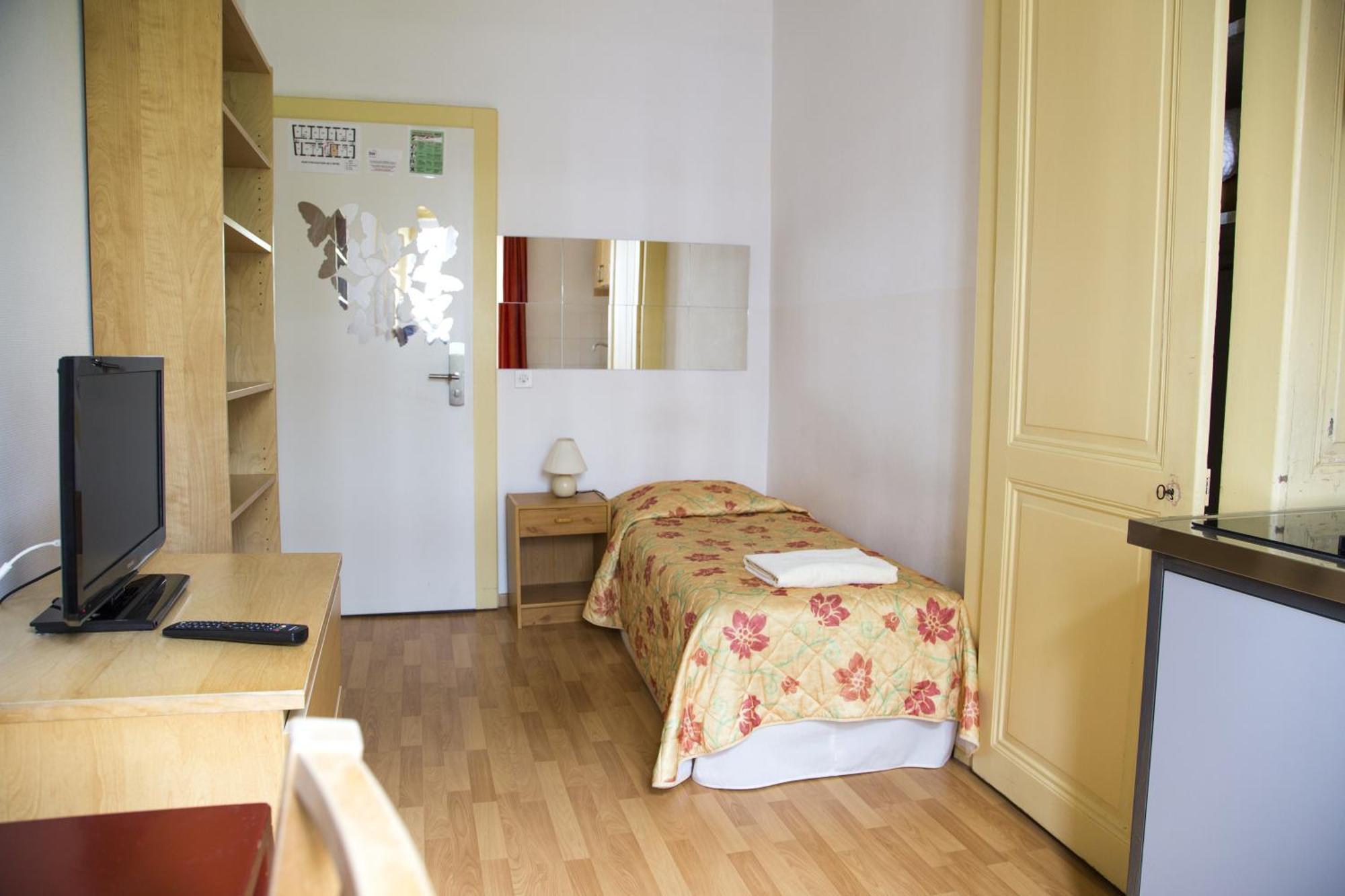 Hotel Du Marche Лозана Стая снимка