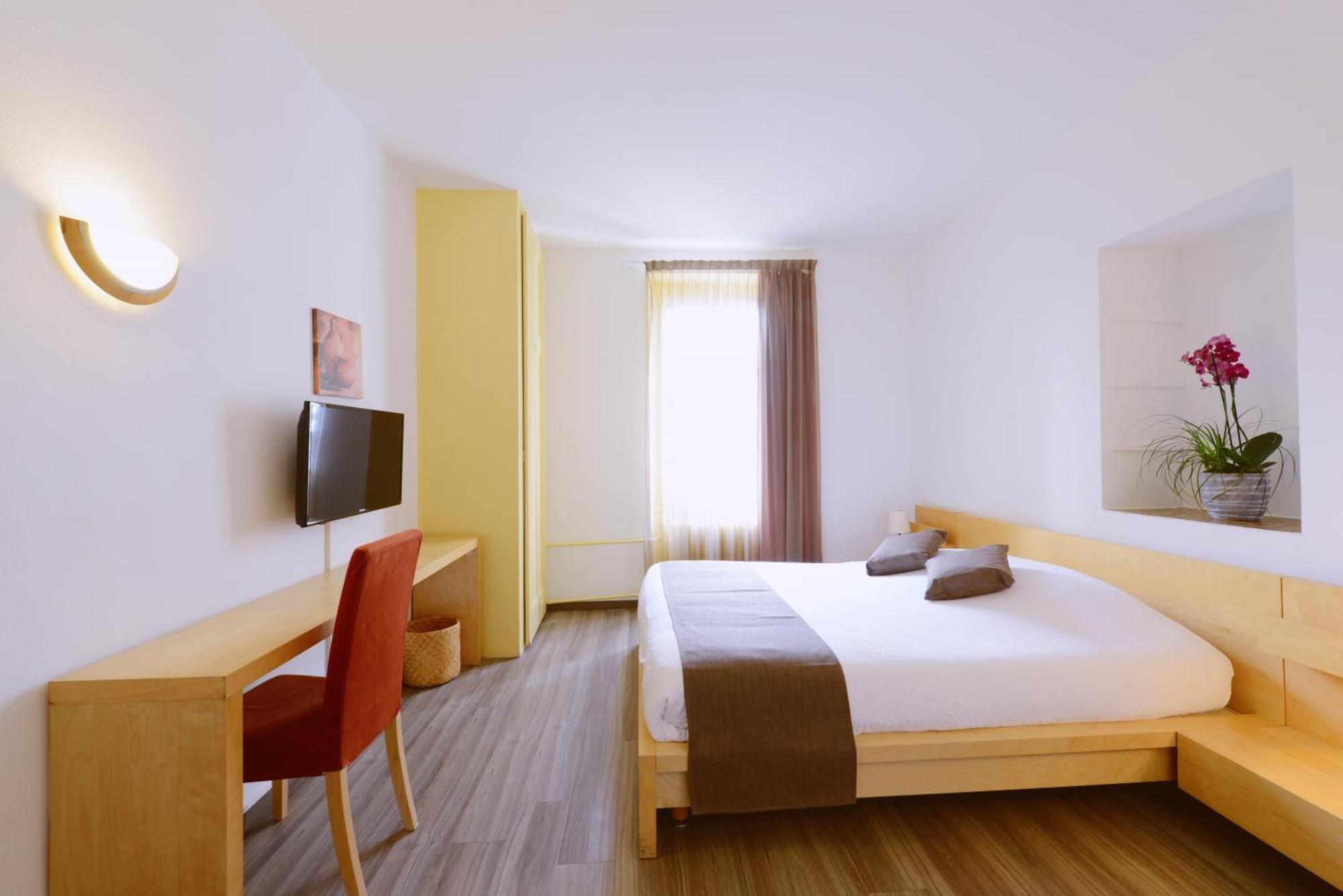 Hotel Du Marche Лозана Стая снимка