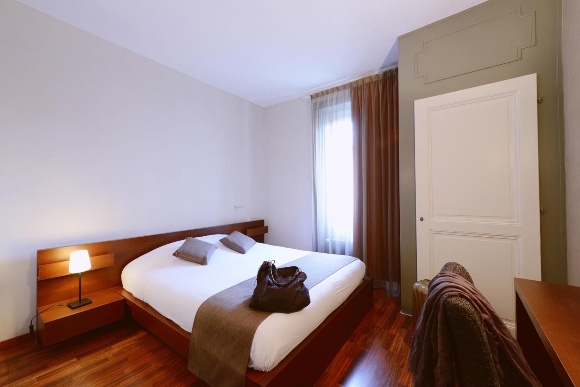 Hotel Du Marche Лозана Стая снимка