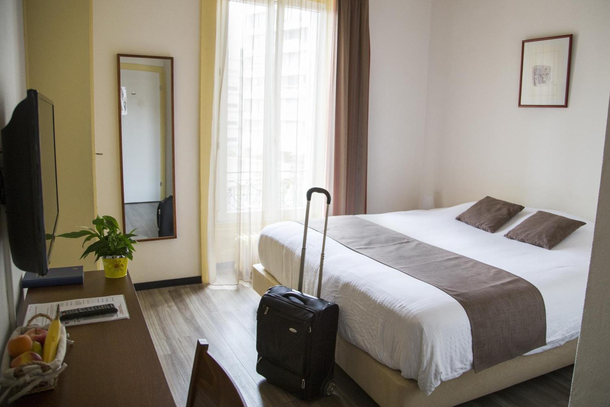 Hotel Du Marche Лозана Стая снимка