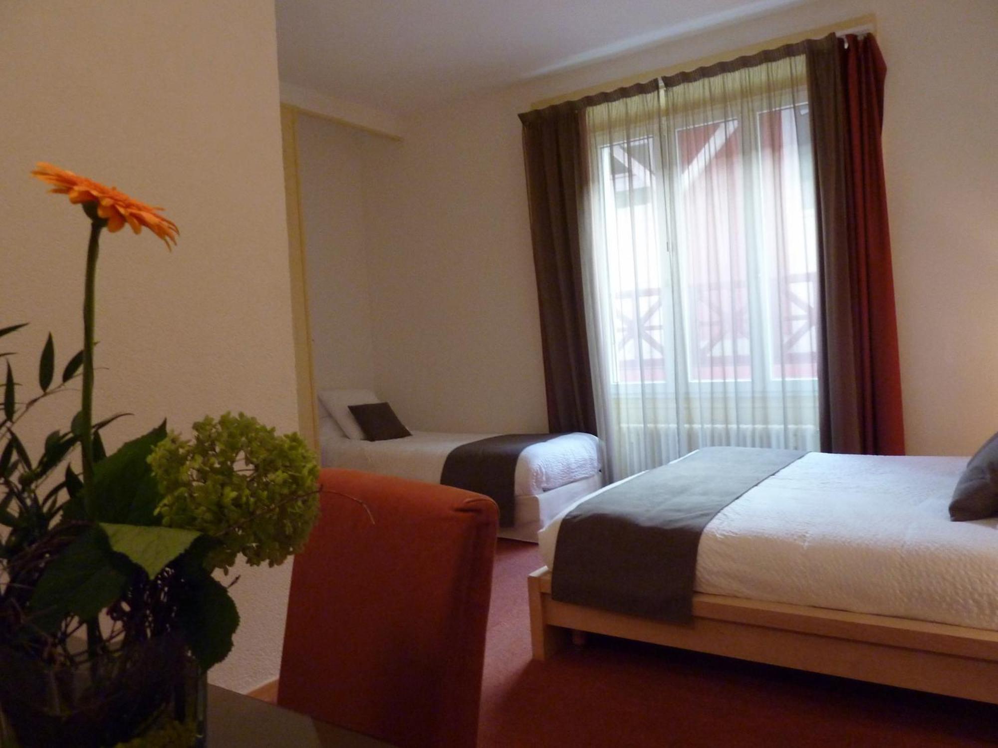 Hotel Du Marche Лозана Стая снимка